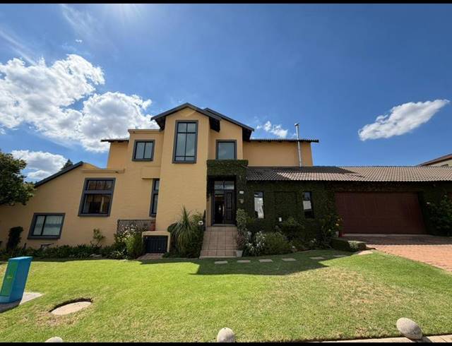 5 BEDROOM HOUSE FOR SALE IN BLUE VALLEY GOLF ESTATE